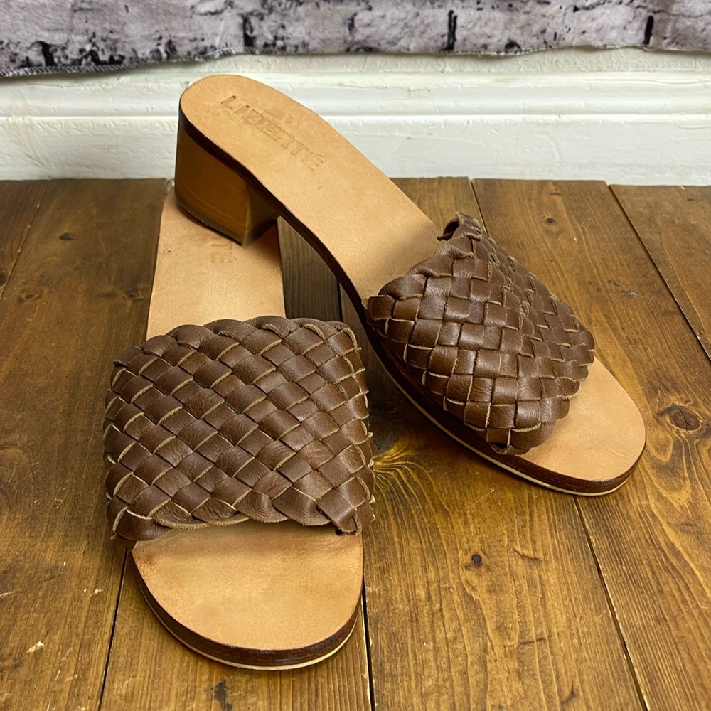 Liberté size 10 Santorini brown woven leather mule sandals
